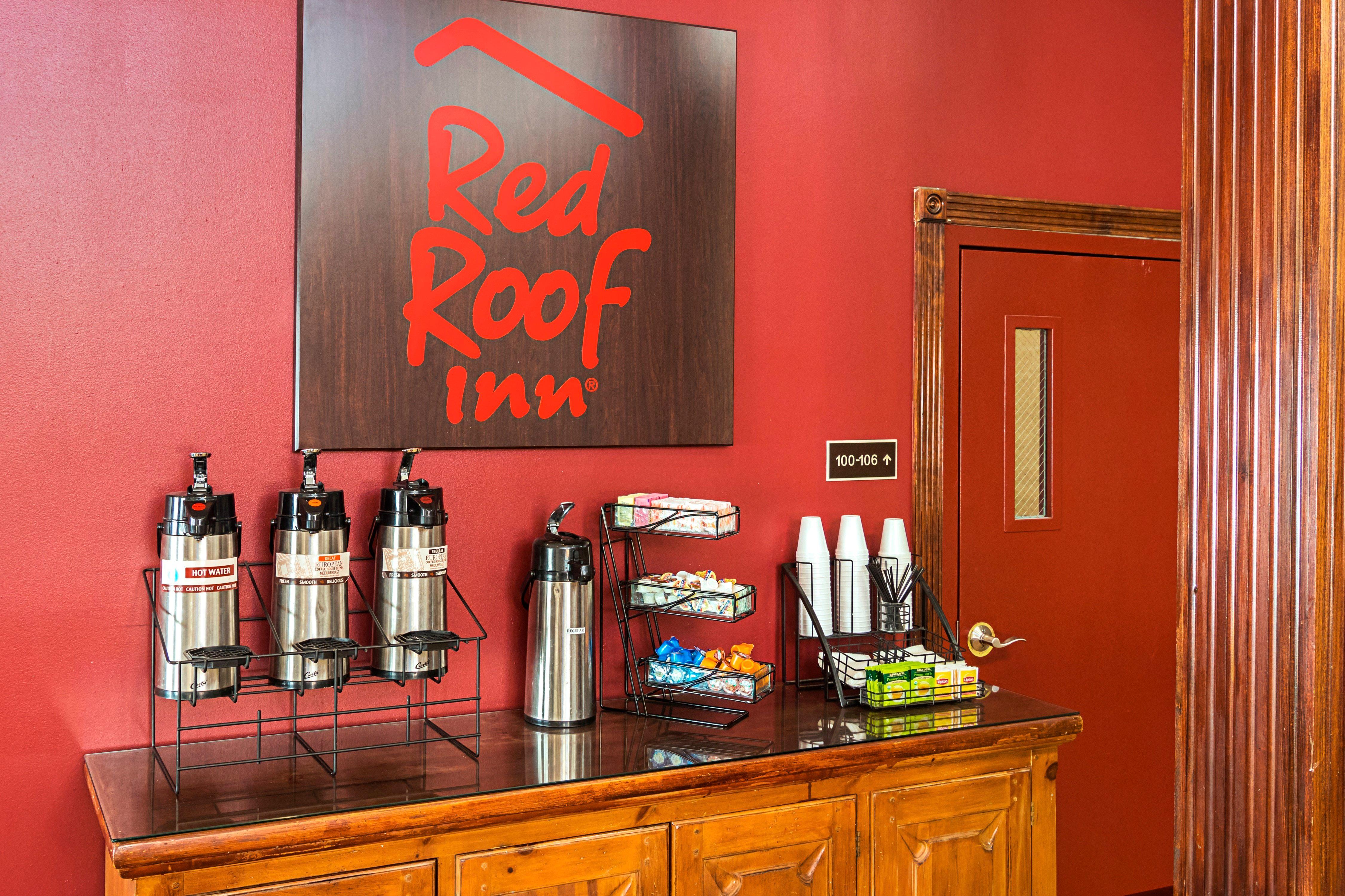 Red Roof Inn & Suites Lake Orion / Auburn Hills Exterior photo